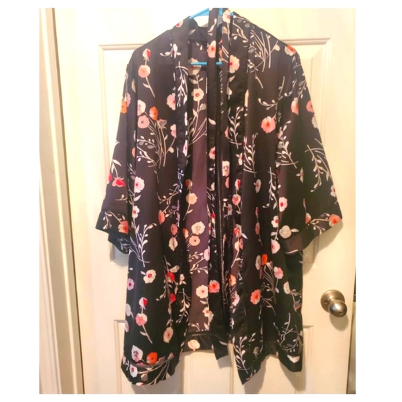 M/L Silky Robe - Picture 3 of 9